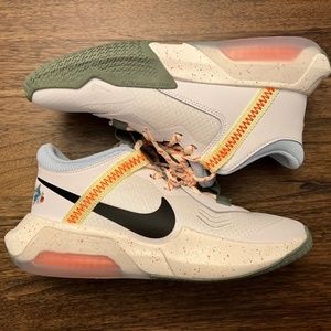 Nike Air Zoom Crossover (Size: 6.5 Women)